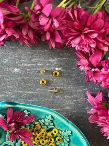 رینگ خط دار طلایی