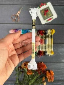 نخ متالیک کد E5200