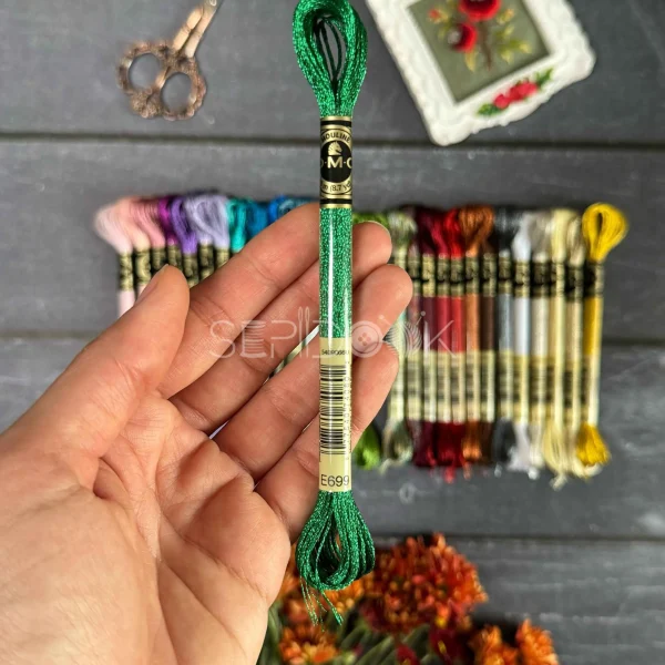 نخ متالیک کد E699
